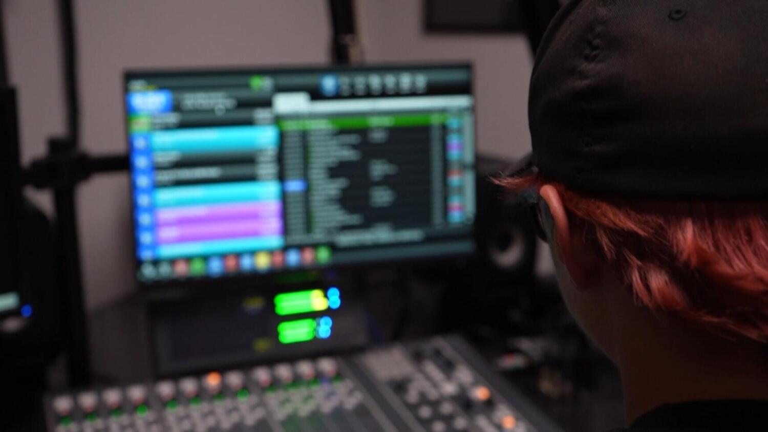 100.7 KXTR The Planet